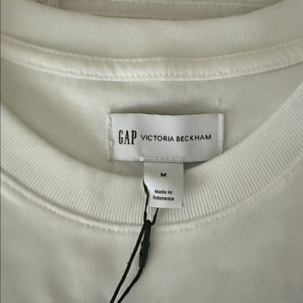 GAP Victoria Beckham White Logo T-Shirt - Picture 2 of 4